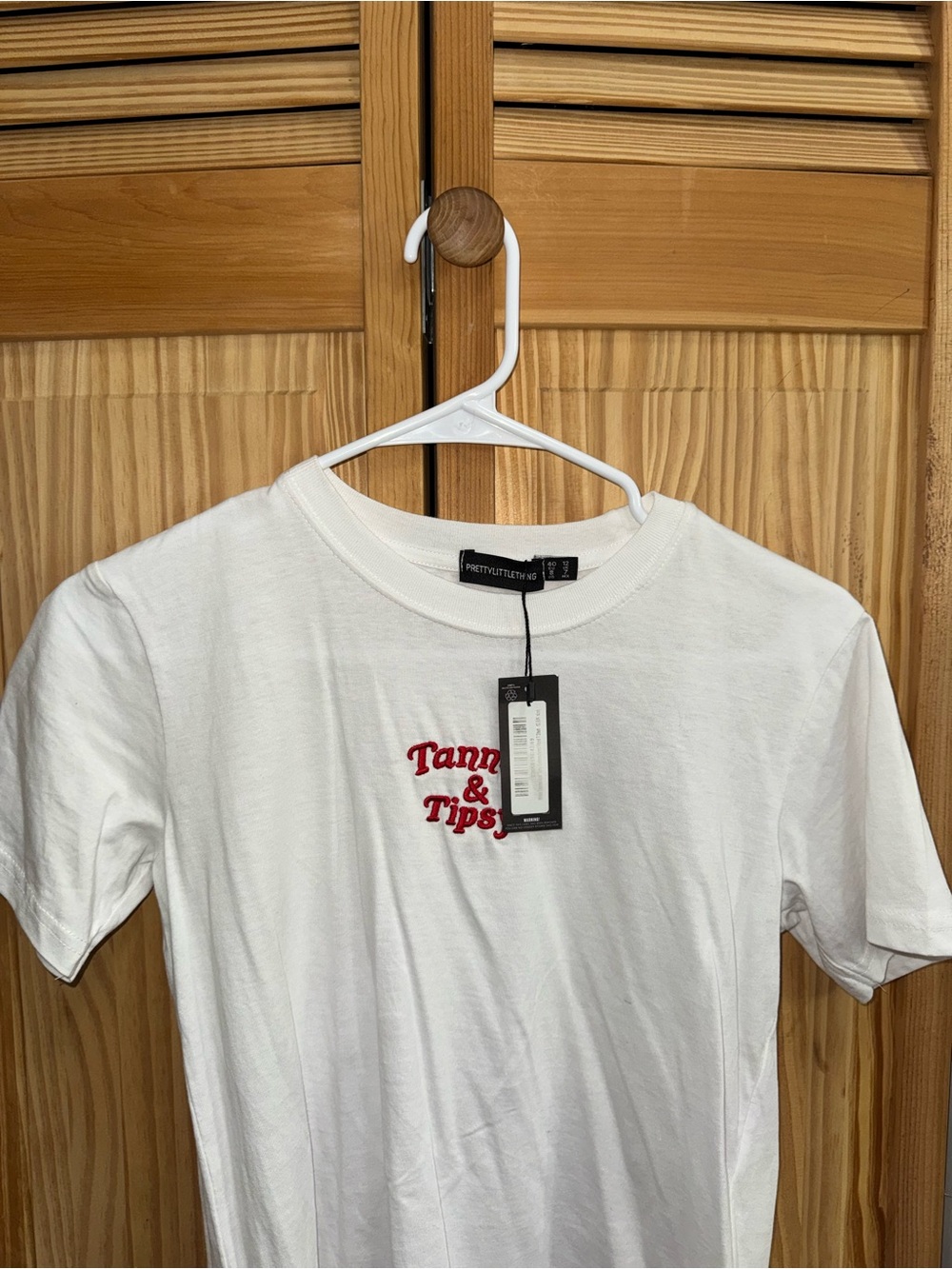 Pretty Little Thing 'Tanned & Tipsy' Graphic Tee - White with Red Print - Picture 2 of 2
